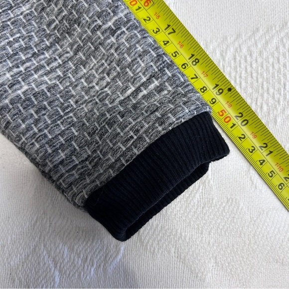 Banana Republic Quilted Gray and Black Women's Sweater size Small Oversized long - Picture 7 of 8